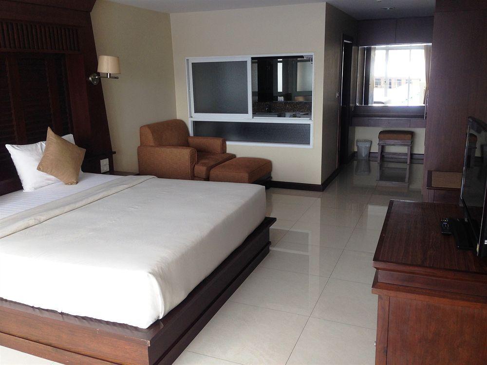 August Suites Pattaya Dış mekan fotoğraf