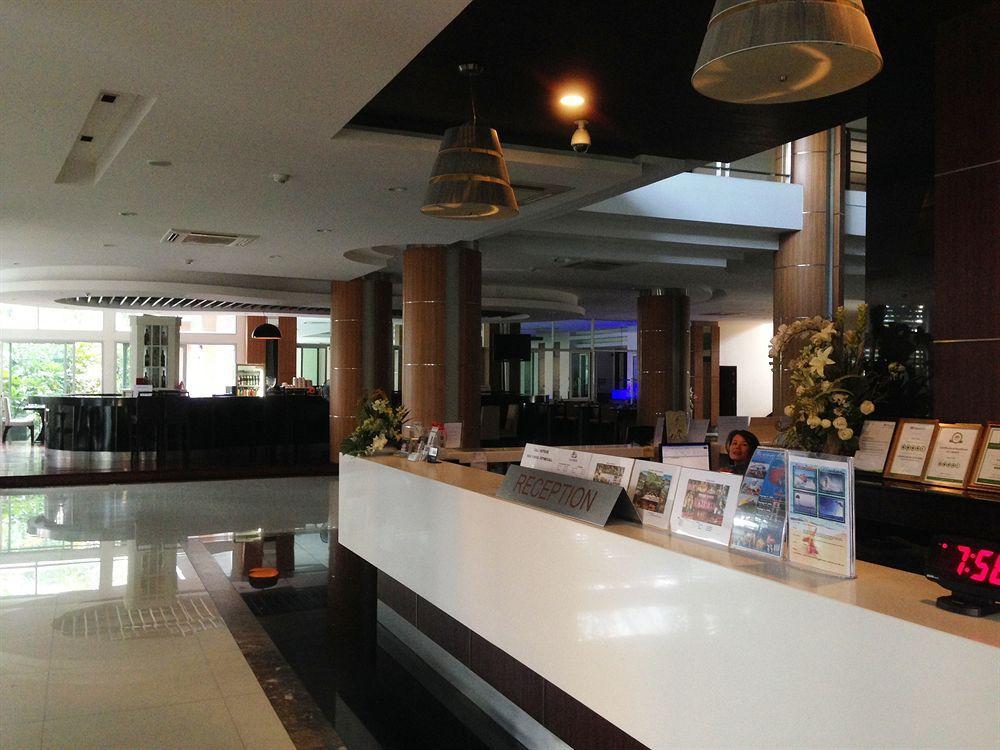 August Suites Pattaya Dış mekan fotoğraf